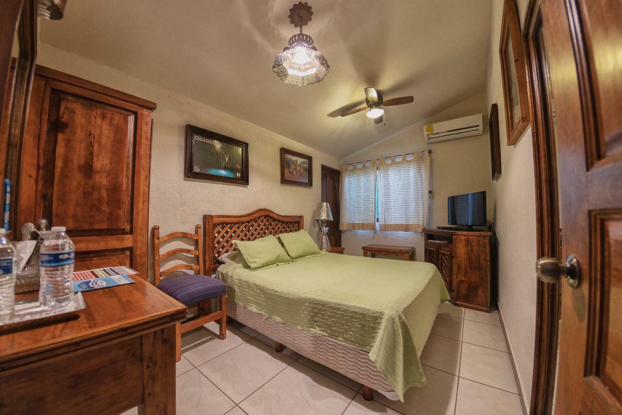 Hotel Casa Yunenisa Oaxaca Bagian luar foto